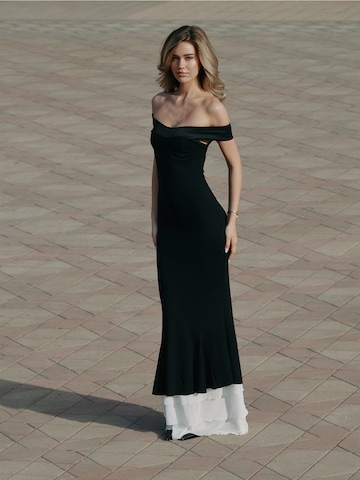 Elegant Maxi Dress Look