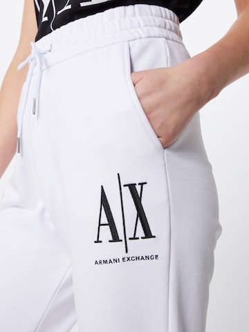 ARMANI EXCHANGE Tapered Housut '8NYPCX' värissä valkoinen