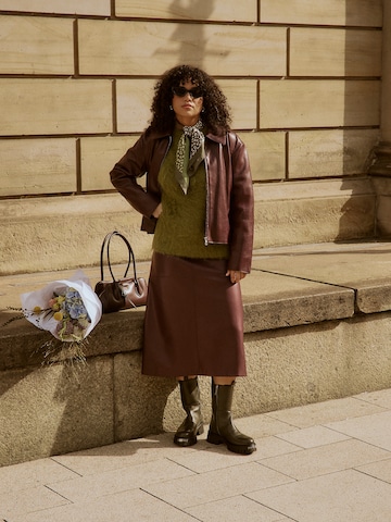 Cozy Green Knit & Burgundy Leather Look