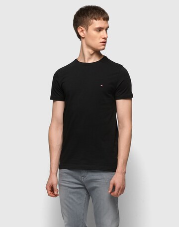 TOMMY HILFIGER Regular Fit T-Shirt in Schwarz: predná strana