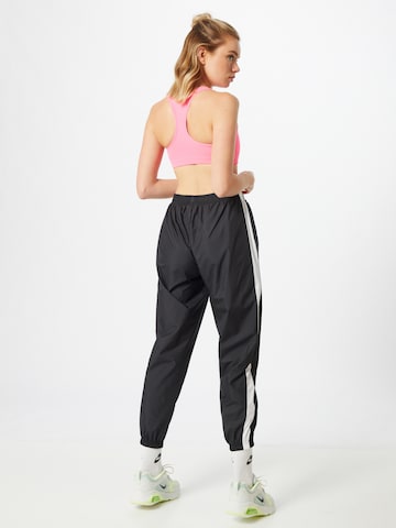 Nike Sportswear - Tapered Calças em preto