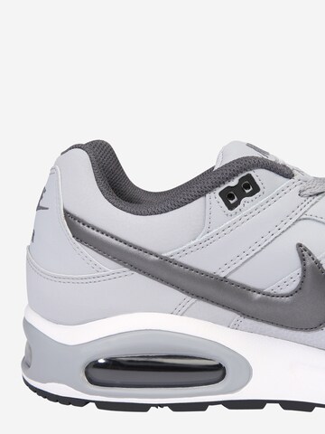 Nike Sportswear Trampki niskie 'Air Max Command' w kolorze szary