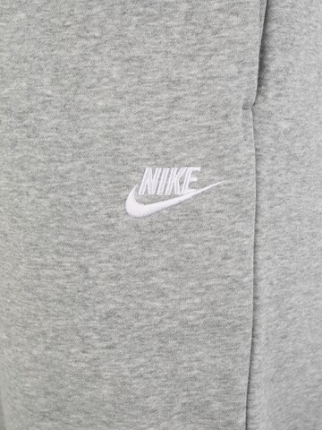 Nike Sportswear Zúžený Kalhoty – šedá