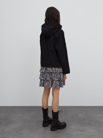 EDITED Sweatshirt 'Cherell' in Black