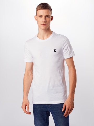 Coupe regular T-Shirt 'Essential' Calvin Klein Jeans en blanc : devant
