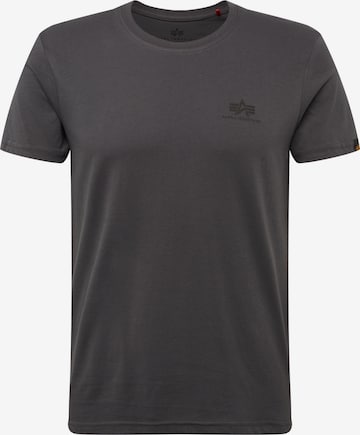 Coupe regular T-Shirt ALPHA INDUSTRIES en gris : devant