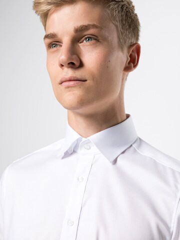OLYMP Slim fit Koszula biznesowa 'Level 5' w kolorze biały
