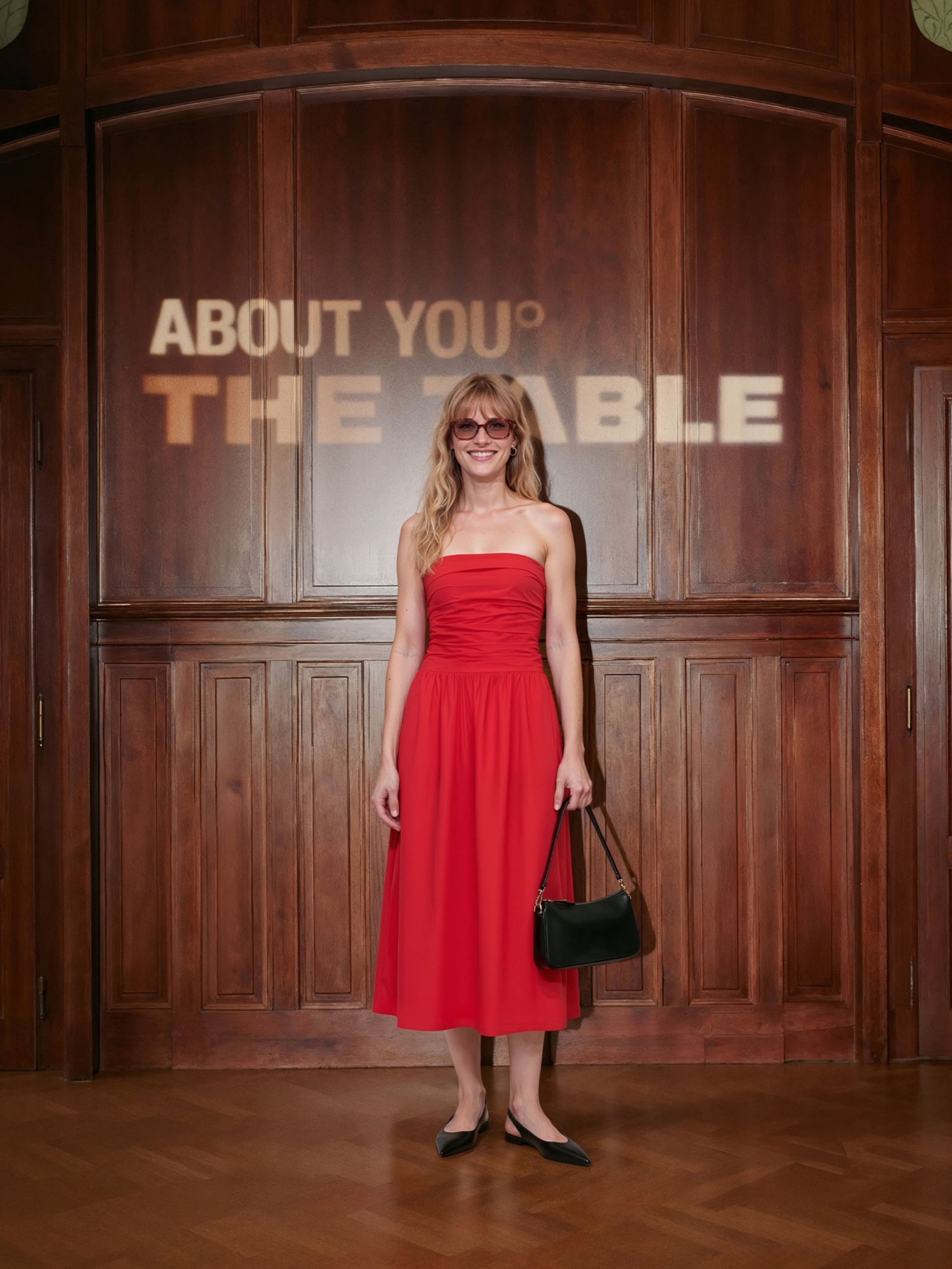 Mila - Chic Red Maxi Look