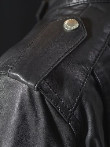 MUSTANG Between-Season Jacket 'Nila' in Black