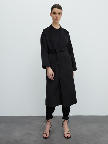 EDITED Between-seasons coat 'Sydney' in Black: front