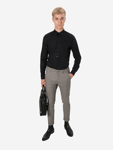 OLYMP Slim fit Koszula biznesowa 'No. 6' w kolorze czarny