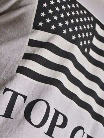 TOP GUN T-Shirt mit US-Flagge ' Search ' in Beige