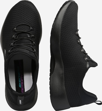 SKECHERS - Sapatilhas baixas 'Dynamight' em preto: lateral