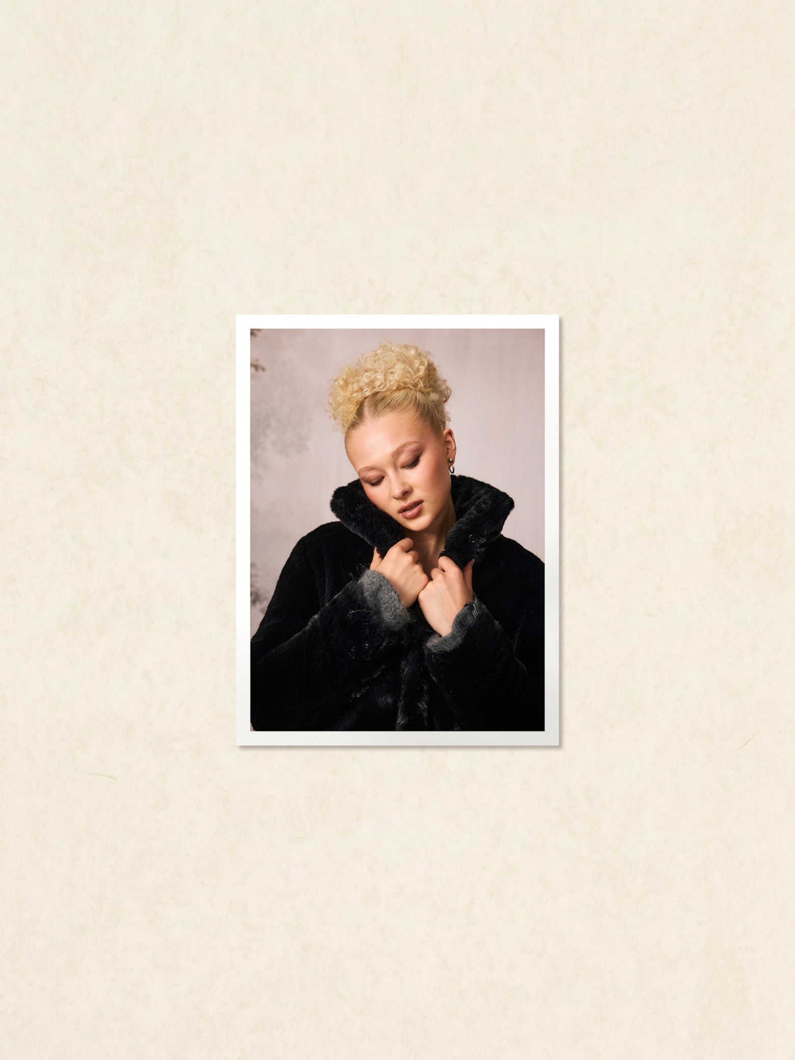 Rita - Fluffy Coat Chic Look