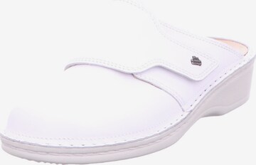 Finn Comfort Clogs in White: front