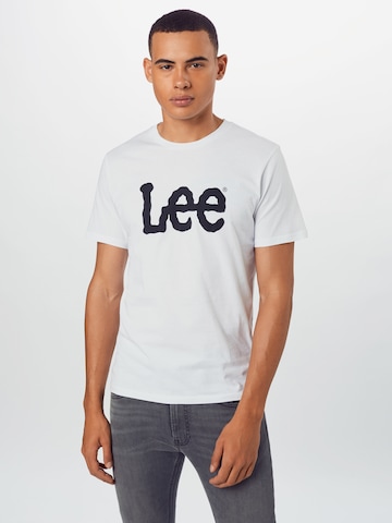 Lee جينز مضبوط قميص 'Wobbly Logo Tee' بلون أبيض: الأمام