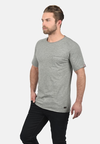 T-Shirt 'Xora' Produkt en gris : devant
