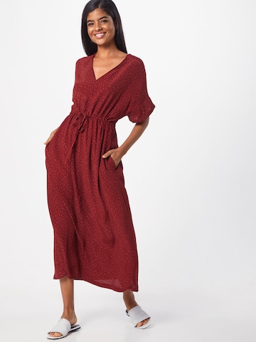 basic apparel Sommerkjole 'Anja Long Dress' i rød: forside