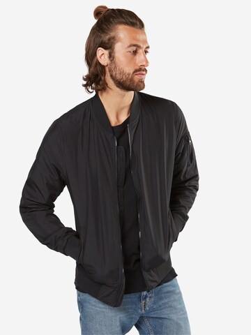 Veste mi-saison Urban Classics en noir : devant