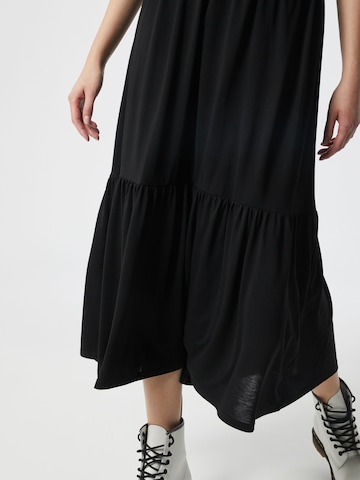 Rochie 'Dalila Frosty' de la JDY pe negru