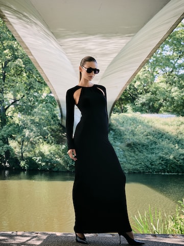 Elegant Black Dress Look
