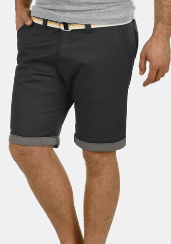 !Solid Regular Chinoshorts 'Lagos' in Schwarz: predná strana