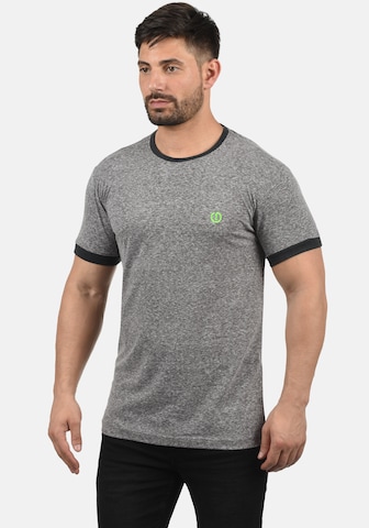 T-Shirt 'Benn' !Solid en gris : devant