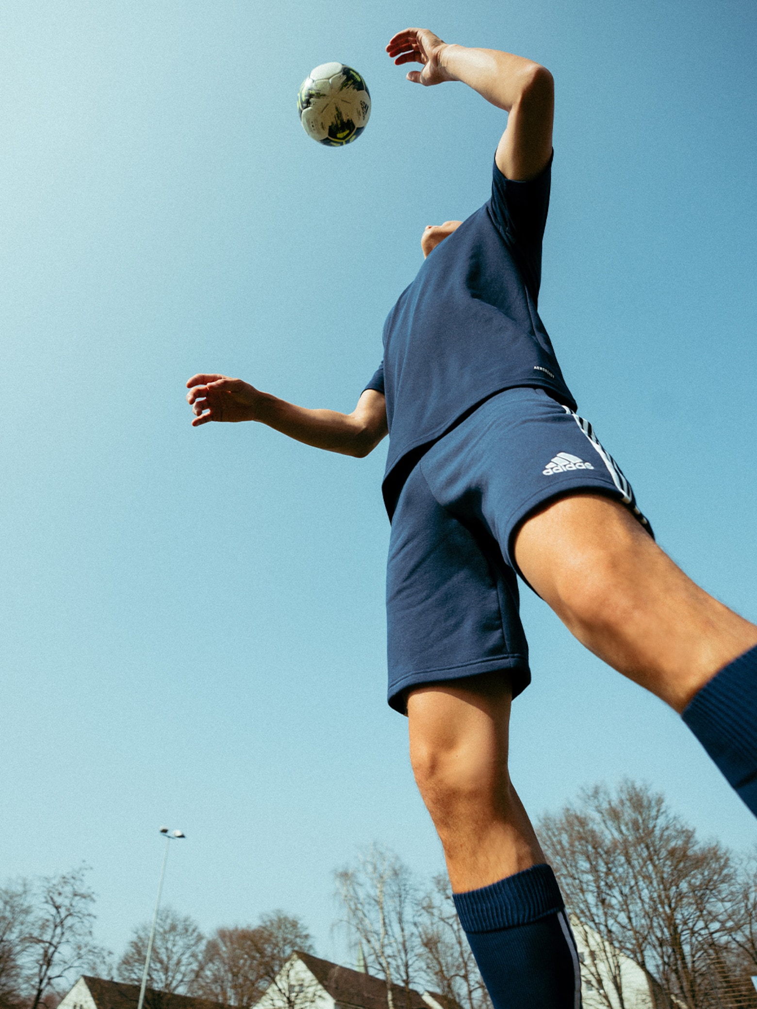 Goalkeeper or Striker? Essentials for soccer players