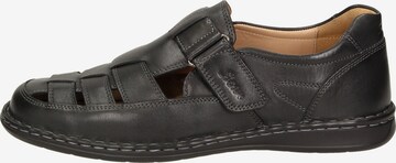 SIOUX Moccasins in Black: front