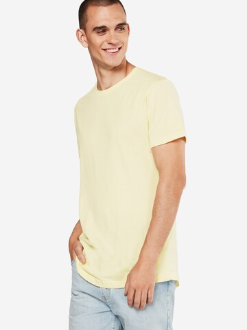 Urban Classics - Camiseta en amarillo: frente