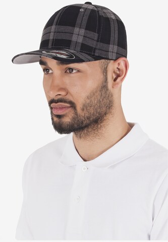 Flexfit Cap 'Tartan Plaid' in Black