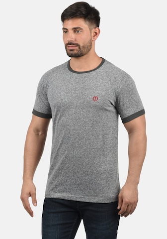 T-Shirt 'Benn' !Solid en gris : devant