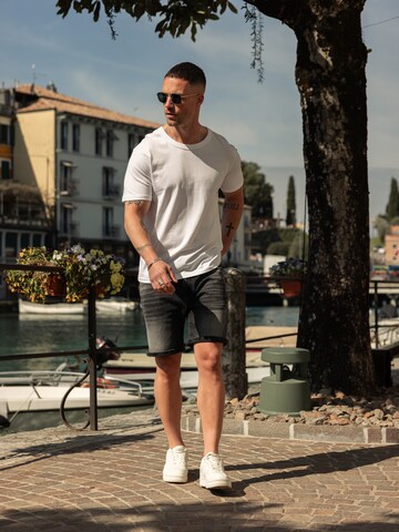 Basic Denim Shorts Look by DAN FOX APPAREL