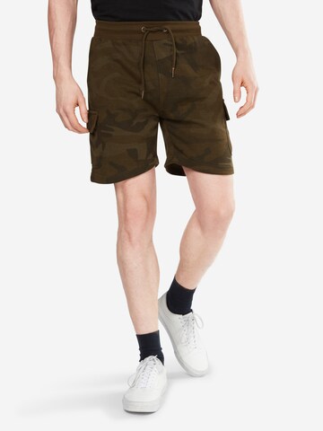 Urban Classics Regular Shorts 'Terry' in Grün: Vorderseite
