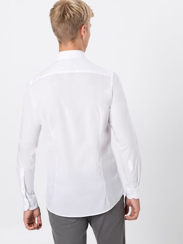 OLYMP - Ajuste estrecho Camisa de negocios 'Level 5 Uni TN' en blanco: atrás