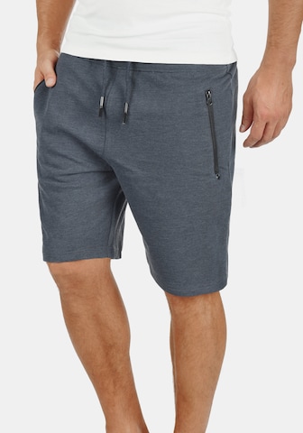 !Solid Regular Sweatshorts 'Taras' in Blau: predná strana