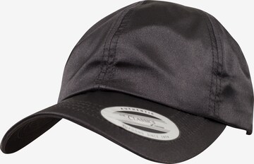 Casquette Flexfit en noir : devant