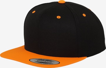 Flexfit Cap in Schwarz: predná strana