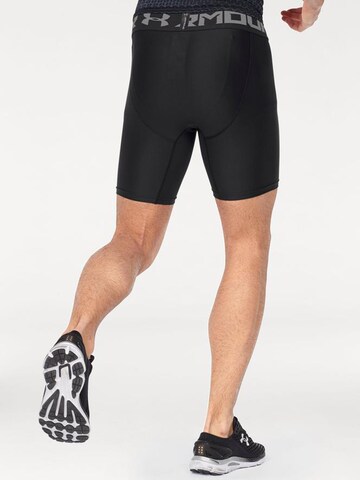 UNDER ARMOUR Skinny Sportshorts in Schwarz