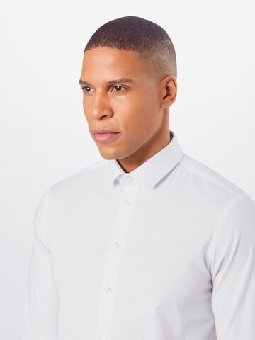 Coupe slim Chemise business Casual Friday en blanc