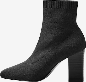 Bottines 'Almond' MANGO en noir : devant