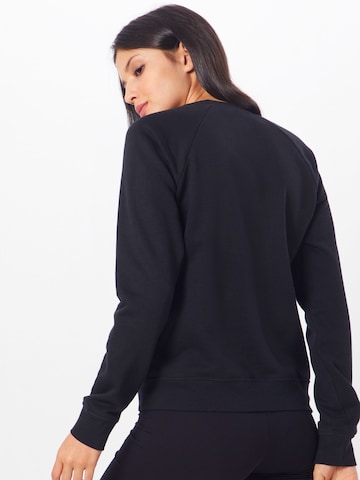 Sweat-shirt 'Essential' Nike Sportswear en noir