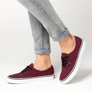 Baskets basses 'Authentic' VANS en rouge : devant