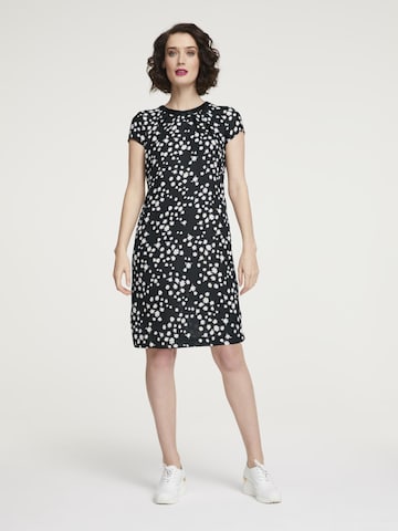 Rochie de la heine pe negru