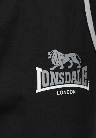 LONSDALE Tapered Hose in Schwarz