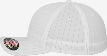 Casquette 'Pinstripe' Flexfit en blanc