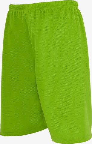 Urban Classics Loose fit Pants in Green