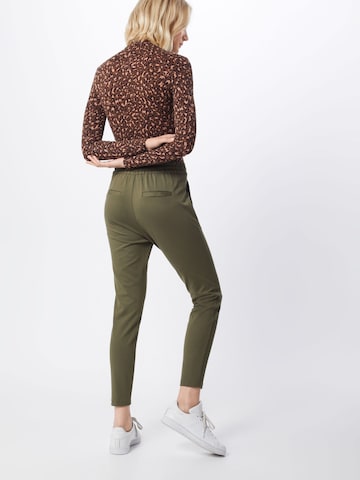 VERO MODA - Tapered Pantalón plisado 'Eva' en verde: atrás