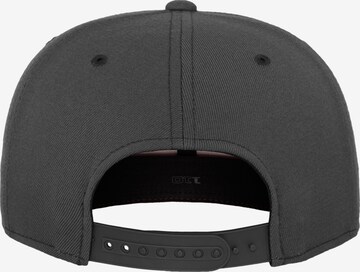 Cappello da baseball 'Fitted' di Flexfit in grigio