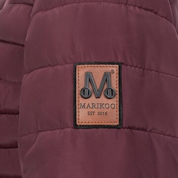 Veste d’hiver 'Amber' MARIKOO en rouge